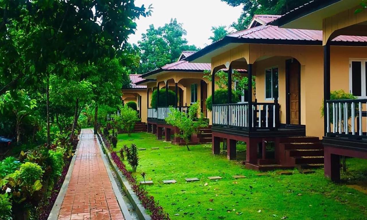 Hill Garden Hotel Chaungtha Exteriör bild