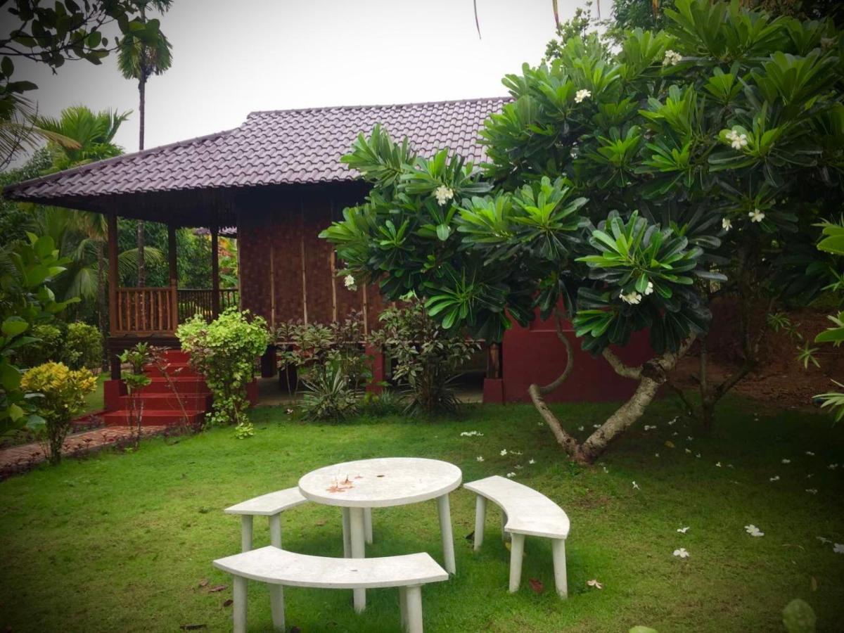 Hill Garden Hotel Chaungtha Exteriör bild
