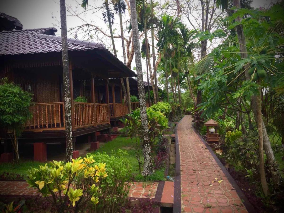 Hill Garden Hotel Chaungtha Exteriör bild